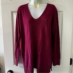 Loft pink berry vneck sweater size medium